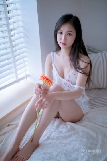 男人边吃奶边摸边做刺激情话
